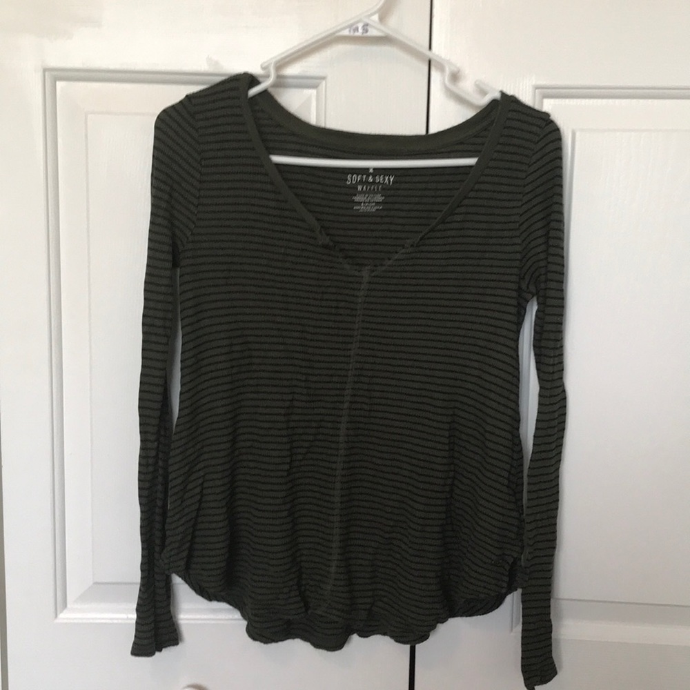 American eagle long sleeve waffle shirt
